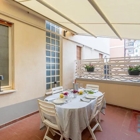 Centro - Grande Terrazzo Vivibile Lägenhet Alassio